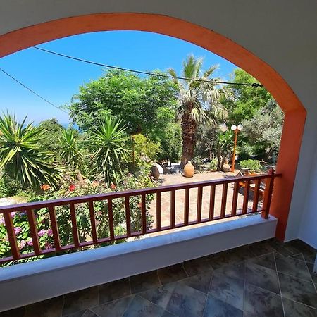 Spitikariotiko Panoramic Home Raches  エクステリア 写真
