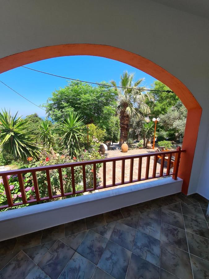Spitikariotiko Panoramic Home Raches  エクステリア 写真